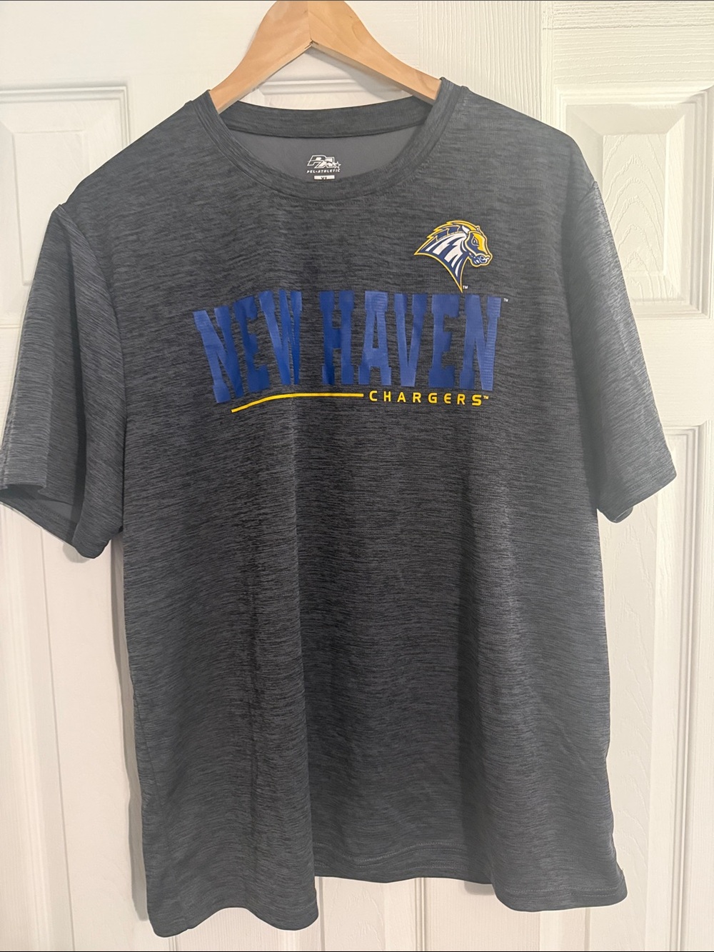 New Haven Chargers Men's Heather Charcoal Graphic Tee